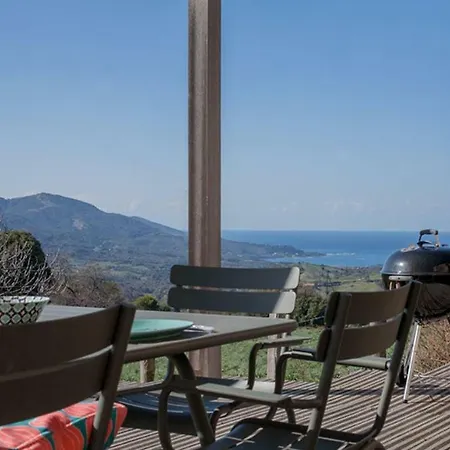 Maison Traditionnelle En Pierres Vue Mer *